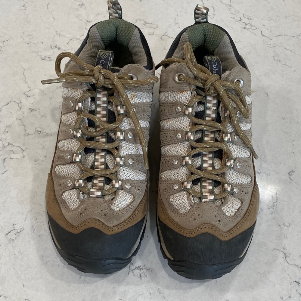 Columbia Mountain/ walking Shoes